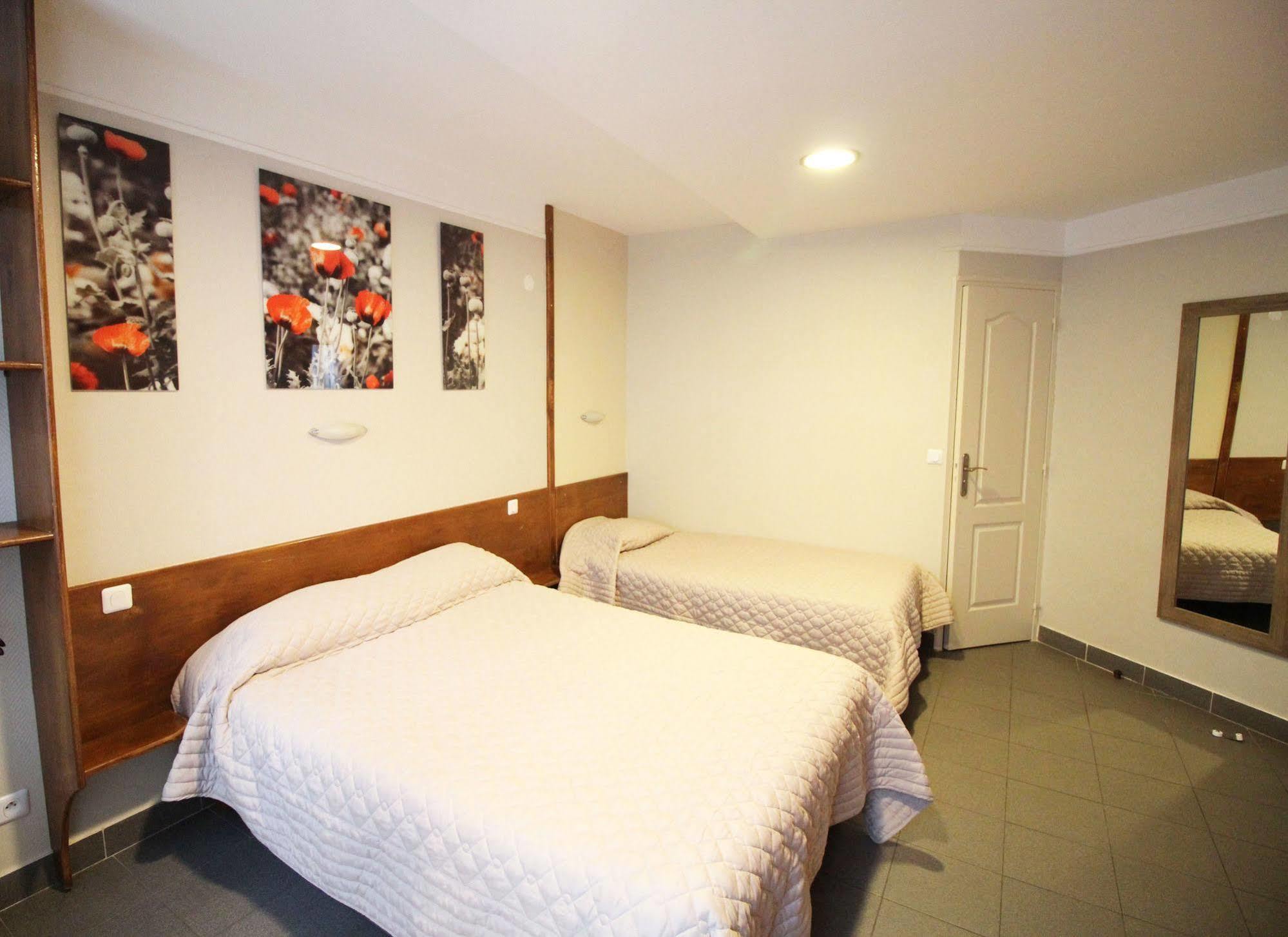 Hotel Des Pyrenees Paris Luaran gambar