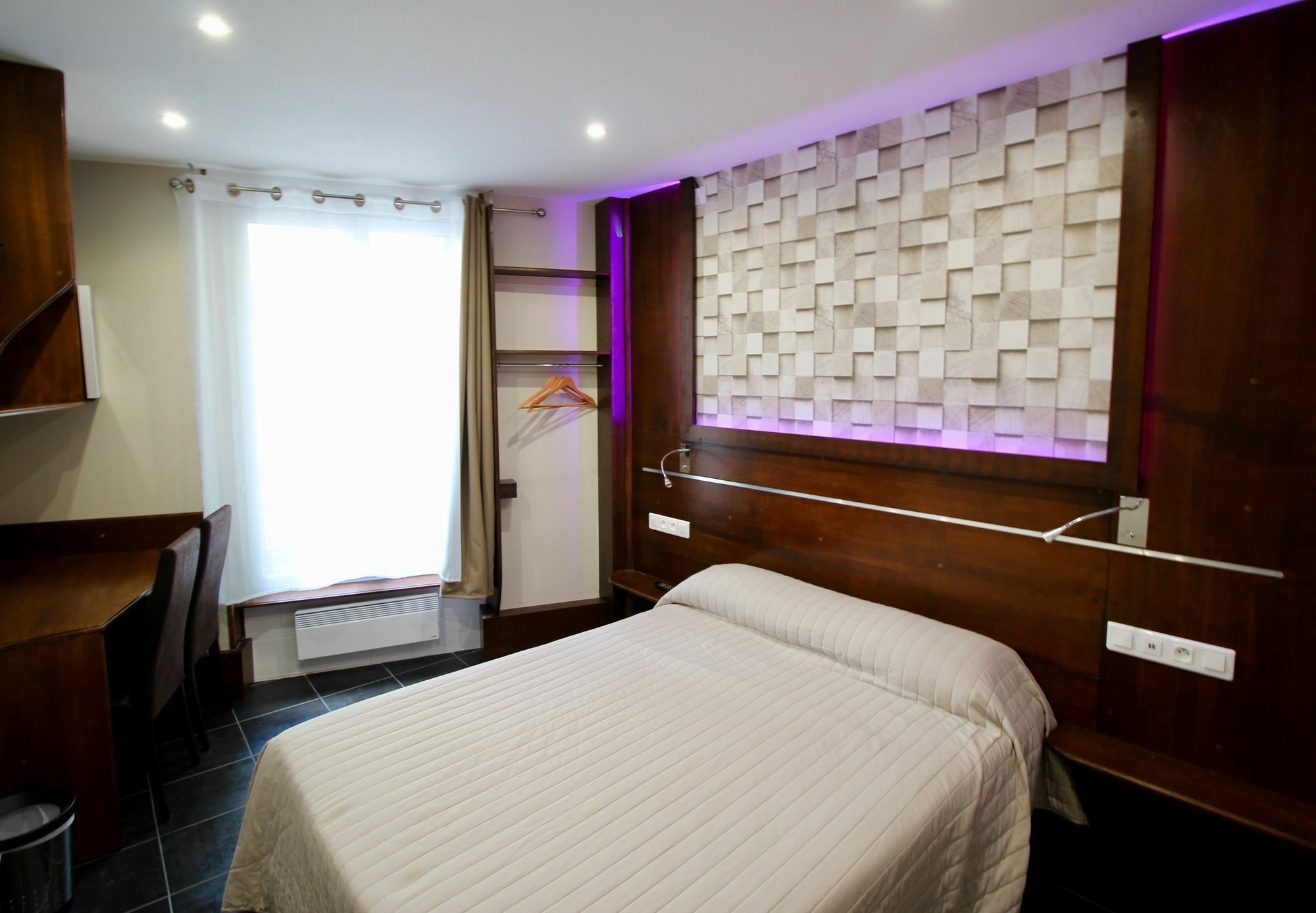 Hotel Des Pyrenees Paris Luaran gambar