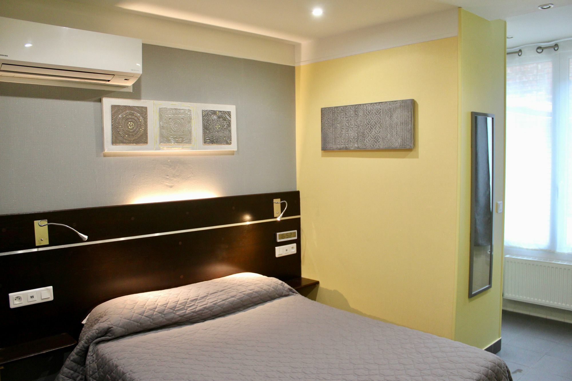 Hotel Des Pyrenees Paris Luaran gambar