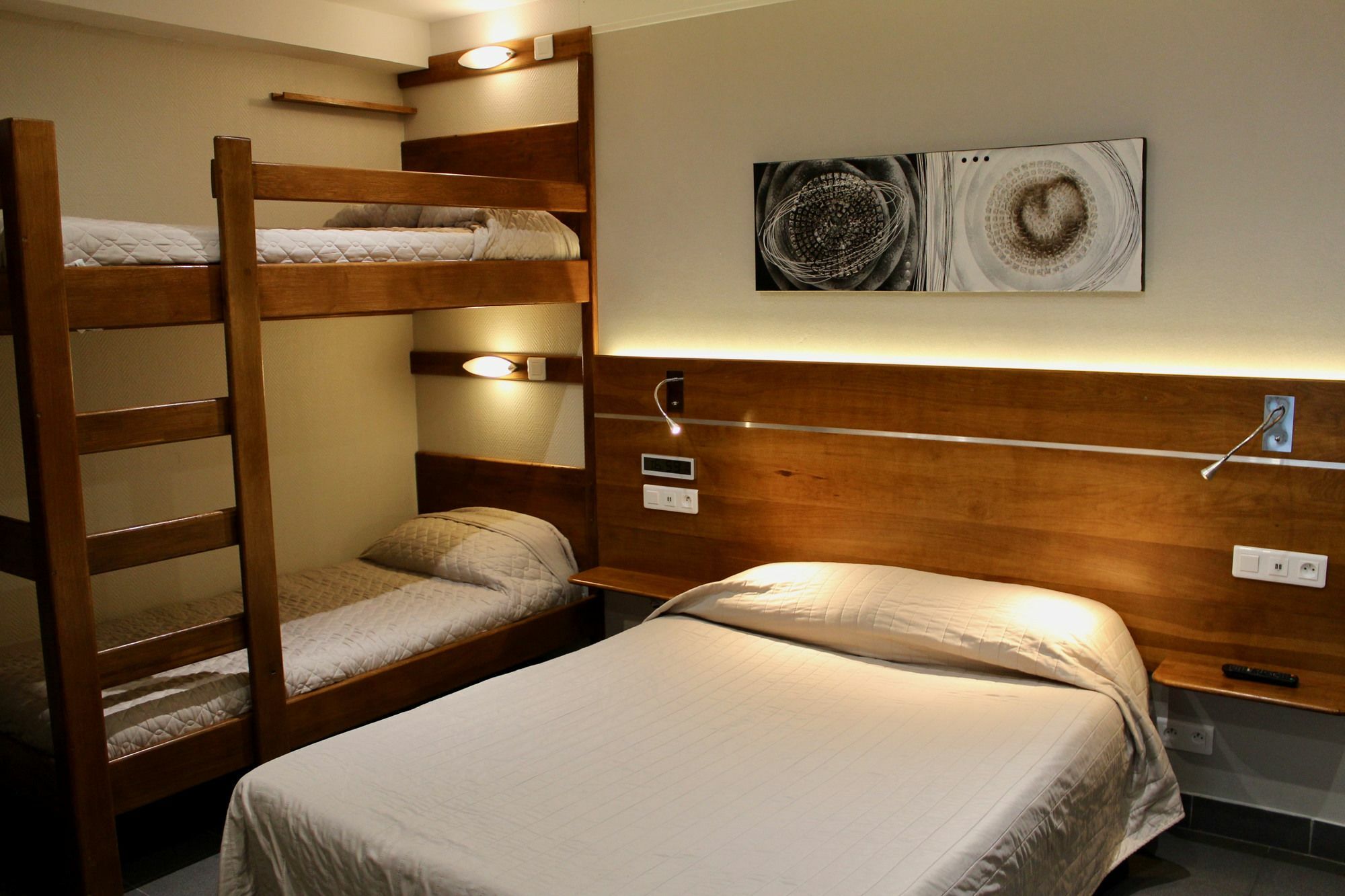 Hotel Des Pyrenees Paris Luaran gambar