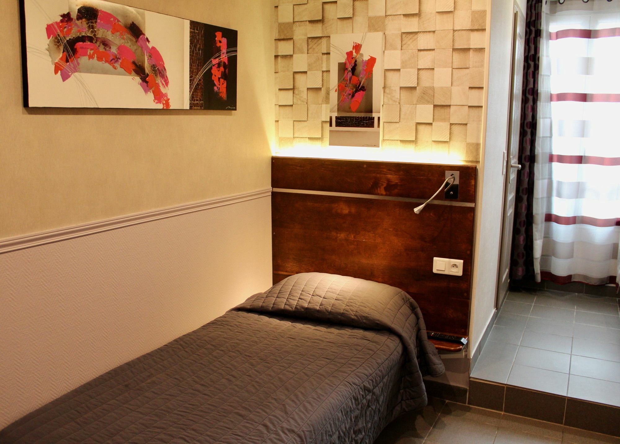 Hotel Des Pyrenees Paris Luaran gambar