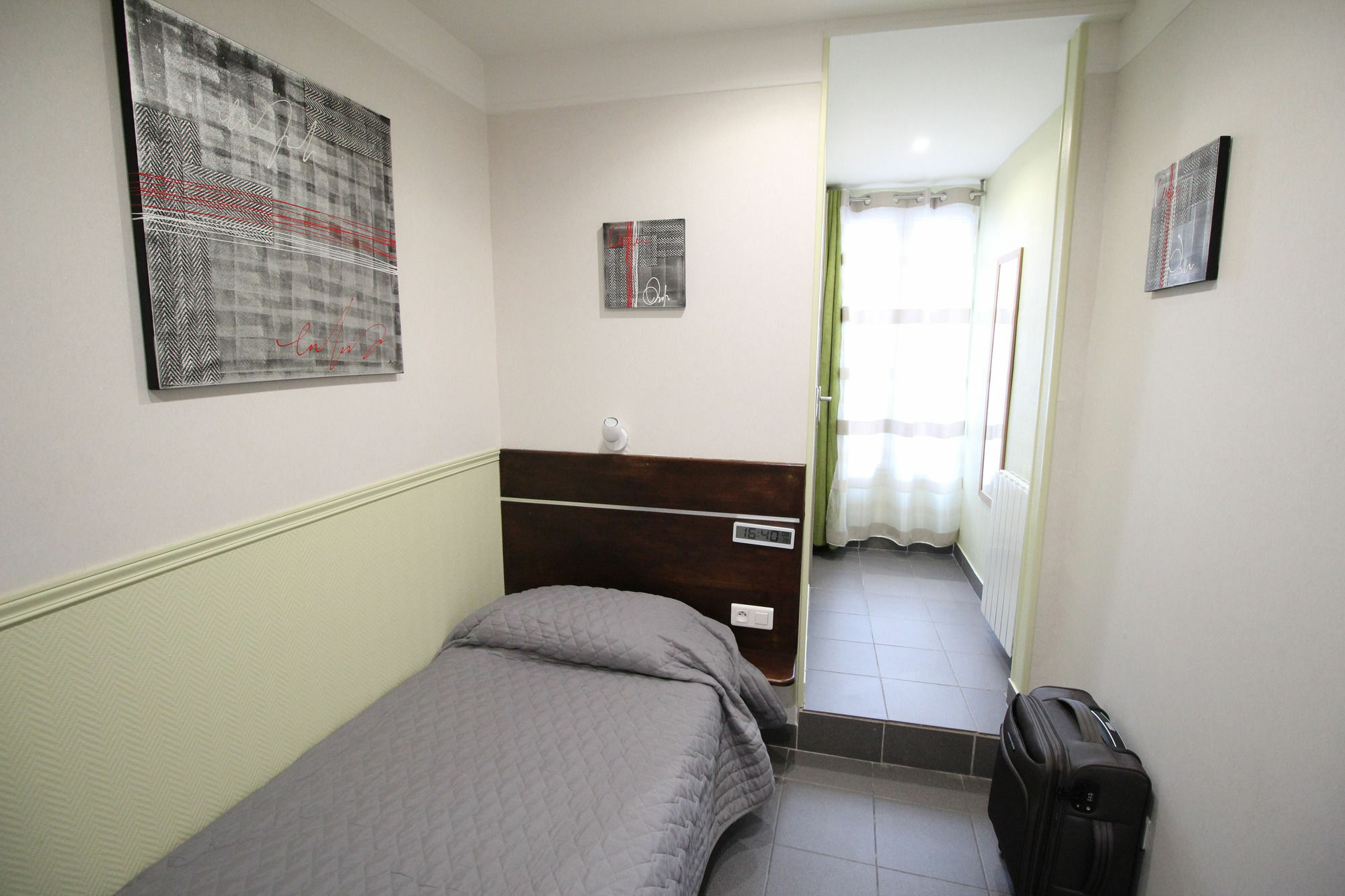 Hotel Des Pyrenees Paris Luaran gambar