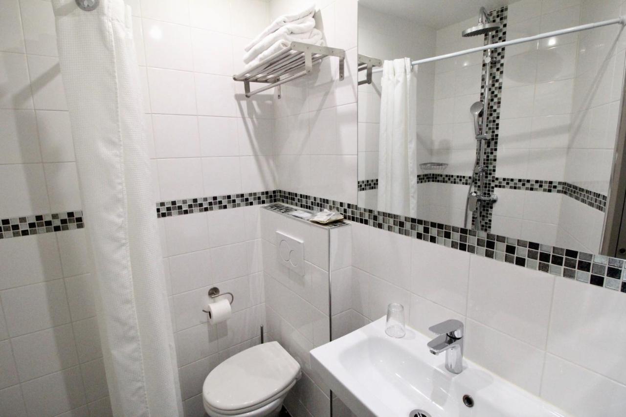 Hotel Des Pyrenees Paris Luaran gambar